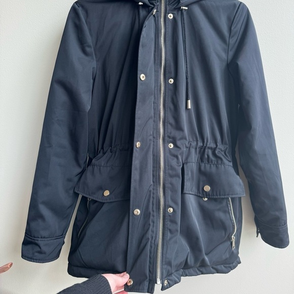 Zara women’s Black Waterproof Gold Tone Removable Faux Fur Hood Size Medium - Picture 5 of 16